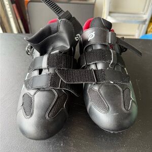 Peloton Black cycling shoes size 43 men
